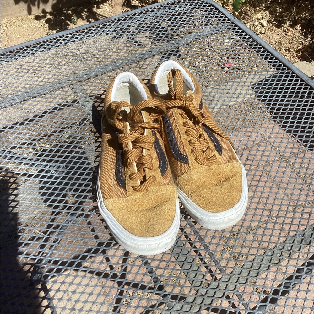 Vans men’s sneakers.  Like new condition, size 6.5, suede like uppers.